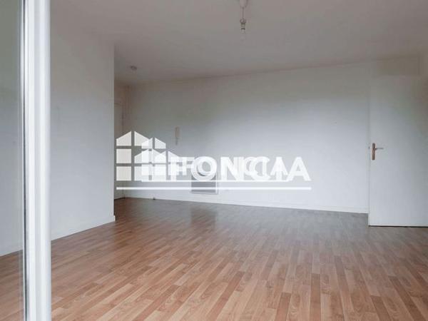 Location Appartement 4 pièces 78.76 m² - 114 BLD JOHN KENNEDY Corbeil Essonnes 91100