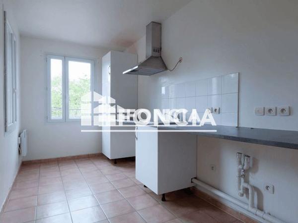 Location Appartement 4 pièces 78.76 m² - 114 BLD JOHN KENNEDY Corbeil Essonnes 91100