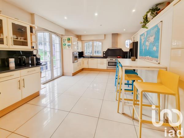 Location maison 9 pièces 230 m² Noisy-le-Grand