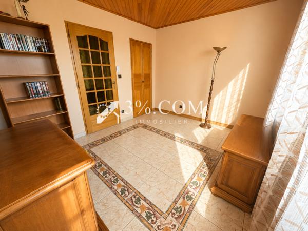 Maison
                                                                                                                                                                                                                                                                                                                        5 pièce(s)                                                                                                                                                                                                          3 chambre(s)                                                                                                                                                                                                          94  m²