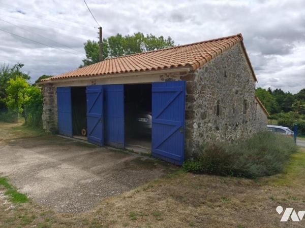 Charme de l'ancien pour cette bâtisse avec 4 chambres + maison à réhabiliter + dépendance
