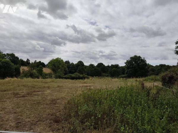 Charme de l'ancien pour cette bâtisse avec 4 chambres + maison à réhabiliter + dépendance