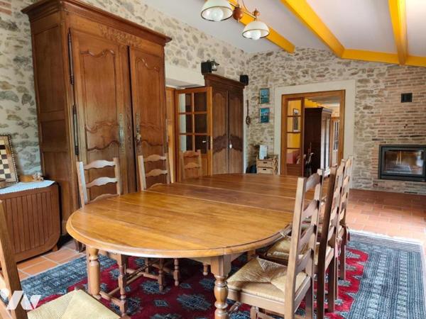 Charme de l'ancien pour cette bâtisse avec 4 chambres + maison à réhabiliter + dépendance