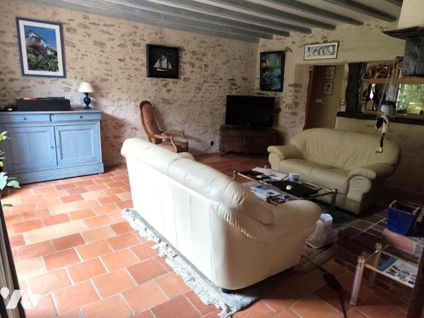 Charme de l'ancien pour cette bâtisse avec 4 chambres + maison à réhabiliter + dépendance