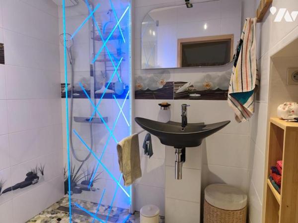 Charme de l'ancien pour cette bâtisse avec 4 chambres + maison à réhabiliter + dépendance