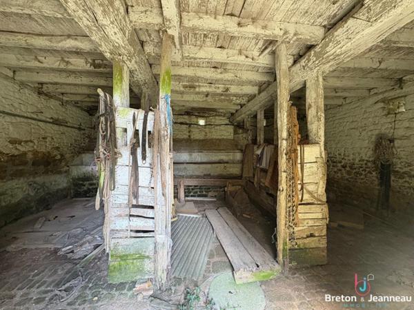 Corps de fere à Saint Denis de Gastines