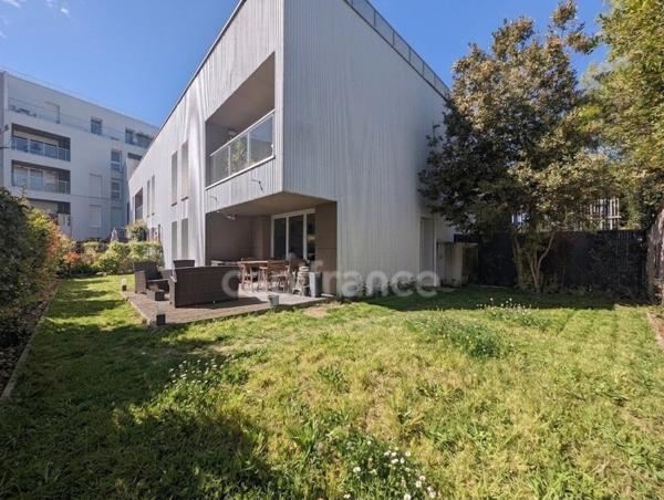 Appartement à vendre 3 pièces BORDEAUX CHARTRONS (33) - Jardin, terrasse, parking et cellier