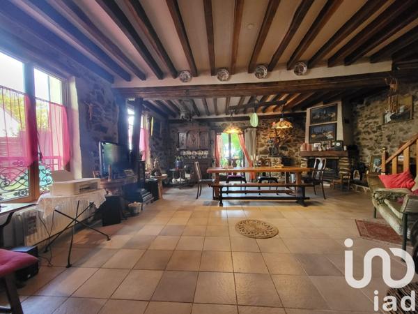 Longère 5 pièces de 143 m² à Saâcy-sur-Marne (77730)