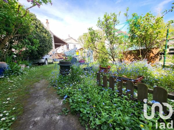 Longère 5 pièces de 143 m² à Saâcy-sur-Marne (77730)