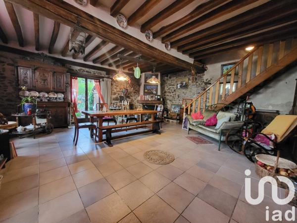 Longère 5 pièces de 143 m² à Saâcy-sur-Marne (77730)