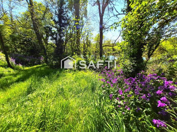 MAISON MAITRE 200m², 5ch, rivière (Creuse), jardin