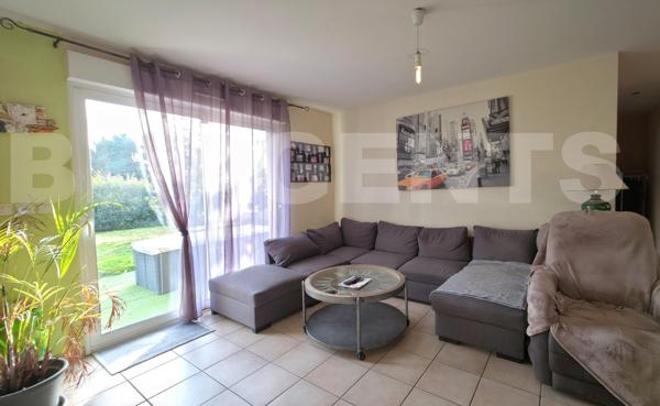 Plain pied 84m2 avec 2 chambres et garage.