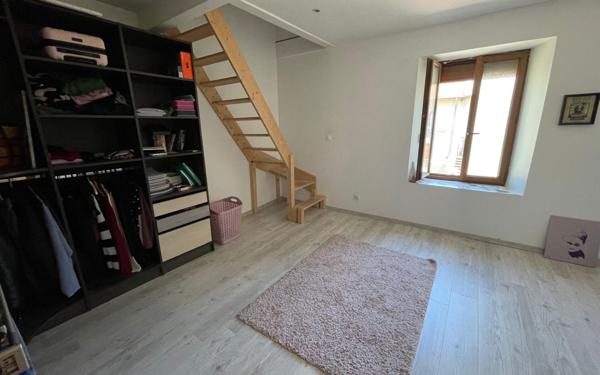 Maison à vendre    6 pièces • 196,97 m2 Izeaux