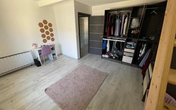 Maison à vendre    6 pièces • 196,97 m2 Izeaux