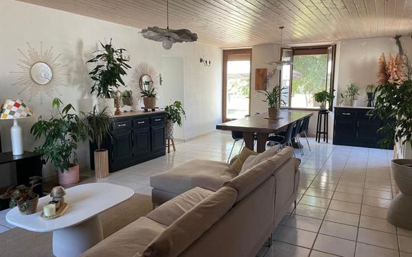 Maison à vendre    6 pièces • 196,97 m2 Izeaux