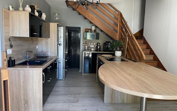 Maison à vendre    6 pièces • 196,97 m2 Izeaux