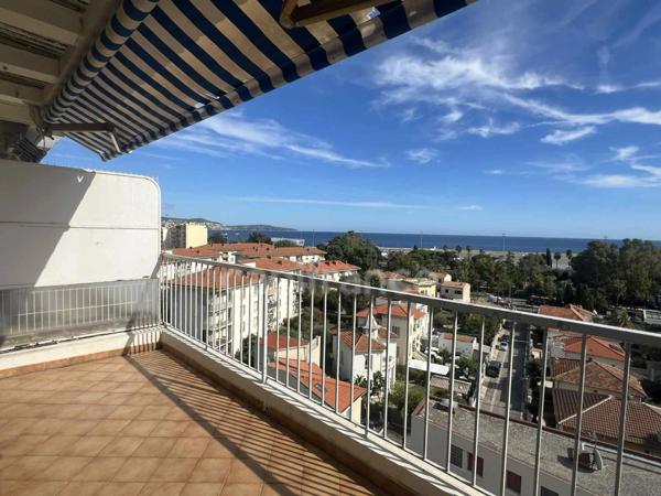 A vendre, 2 pièces, 44 m², Dernier étage, Rue Auguste Pégurier, NICE 06200, Alpes-Maritimes