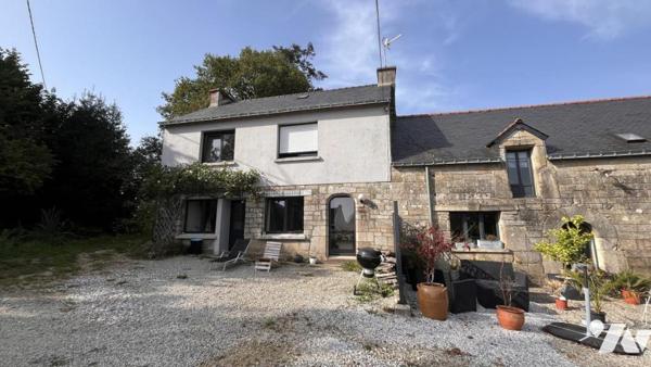 A VENDRE BAUD Campagne propriété de caractère avec dépendances - AU CALME