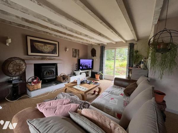 A VENDRE BAUD Campagne propriété de caractère avec dépendances - AU CALME