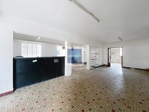 Achat local commercial près de MONTENDRE - 1 pièce(s) - 262 m² - 150 900 €