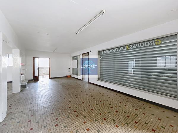 Achat local commercial près de MONTENDRE - 1 pièce(s) - 262 m² - 150 900 €