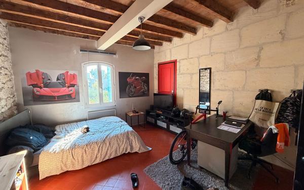 Maison à vendre    6 pièces • 220 m2 Tarascon