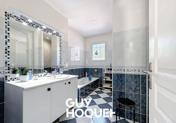 Villa Plain Pied 3CHBS + Dble Garage - 71850 CHARNAY LES MACON