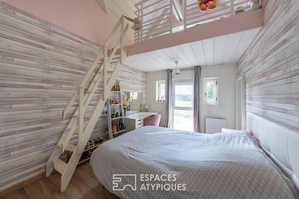 Maison de charme avec jardin bucolique à proximité de la gare.