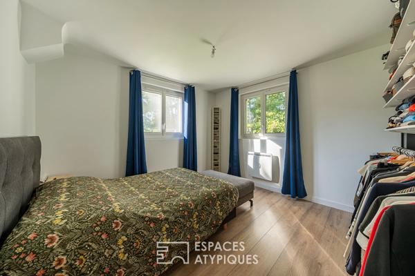 Maison de charme avec jardin bucolique à proximité de la gare.