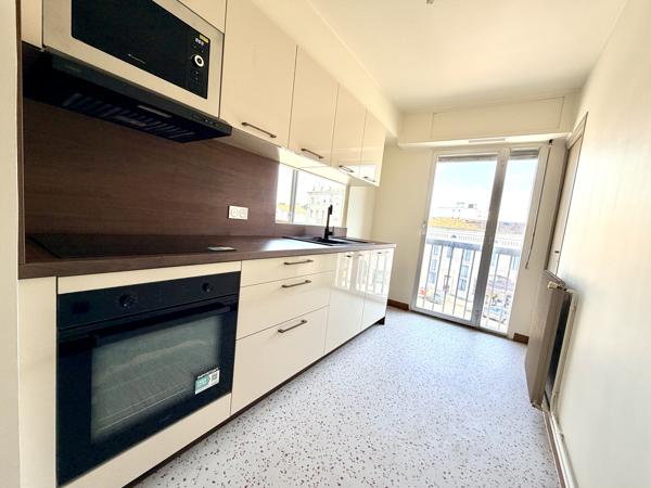 À LOUER T2 rénové avec balcon, parking, cave et ascenseur Carcassonne