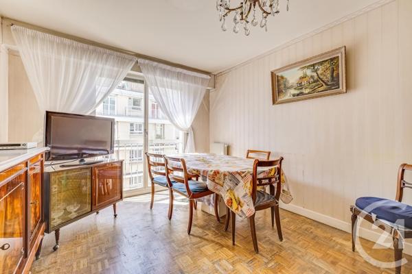 Appartement F5 à vendre  4 pièces - 81,59 m 2   PARIS  - 75015