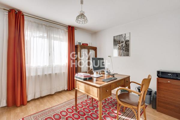 Duplex de 175M2 au sol et locaux commerciaux en bas de 220m2