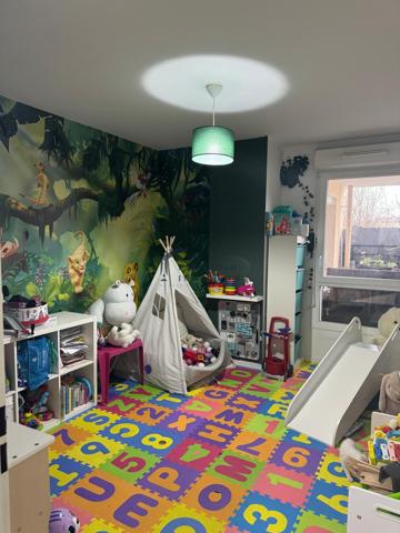 Le Blanc-Mesnil (93150) Appartement F4 de deux chambres, porche GARE