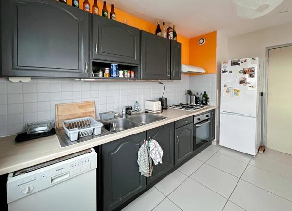 Appartement à louer    4 pièces •  Lyon 8