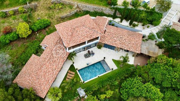 Maison contemporaine de 300 m²