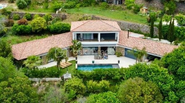 Maison contemporaine de 300 m²