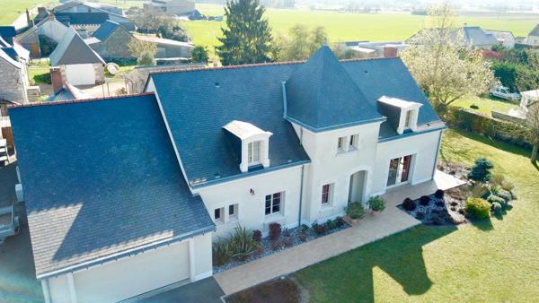 Dpt Maine et Loire (49), à vendre proche d' ANGERS maison P9 Vie de plain pied