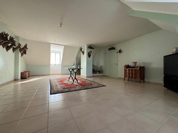 Dpt Maine et Loire (49), à vendre proche d' ANGERS maison P9 Vie de plain pied