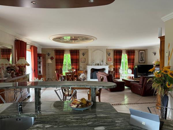 Dpt Maine et Loire (49), à vendre proche d' ANGERS maison P9 Vie de plain pied