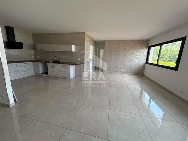 À LOUER - Ensemble immobilier professionnel de 435 m² - ZA Les Piques, Ambronay