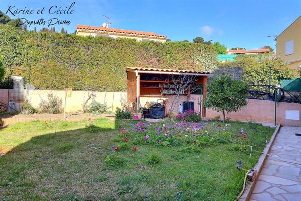 A proximité du centre ville d'Ollioules  Maison 6 pièce(s)  - piscine - Garage