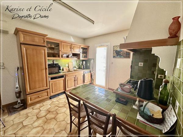 A proximité du centre ville d'Ollioules  Maison 6 pièce(s)  - piscine - Garage