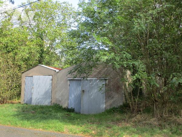 Longère mitoyenne, 47m² hab., terrain 2199m²,