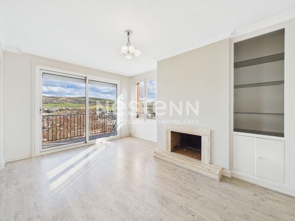 A vendre à Aurillac, aux Alouettes, Appartement de 5 pièces avec garage, cave et jardin.