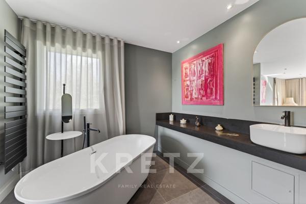 Villa Californienne d'exception en première ligne du Golf de la Grande Motte