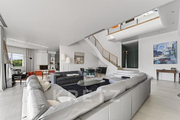 Villa Californienne d'exception en première ligne du Golf de la Grande Motte