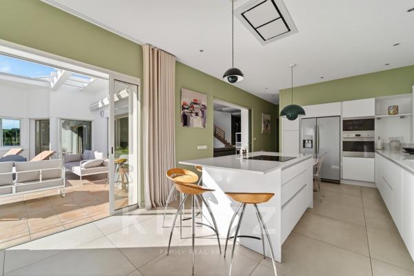 Villa Californienne d'exception en première ligne du Golf de la Grande Motte