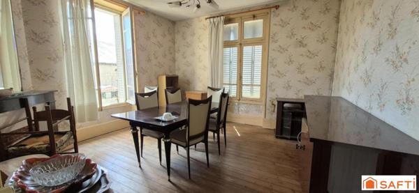 Hyper centre de Fismes - 5 chambres - Stationnements privatifs extérieurs