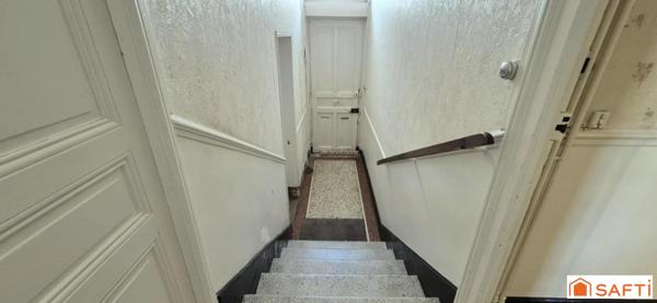 Hyper centre de Fismes - 5 chambres - Stationnements privatifs extérieurs