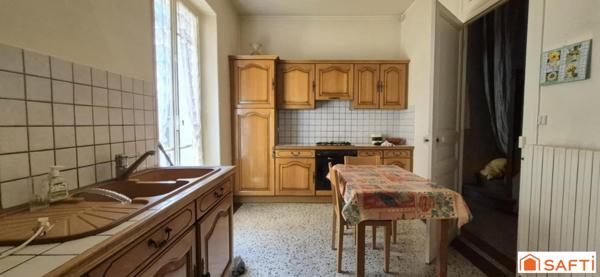 Hyper centre de Fismes - 5 chambres - Stationnements privatifs extérieurs